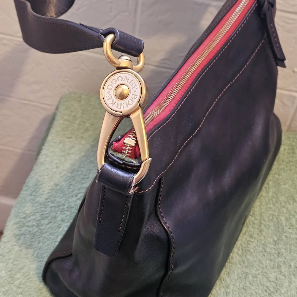 Dooney & Bourke Florentine Black Leather Bag with Unique Shoulder Strap - Picture 8 of 16